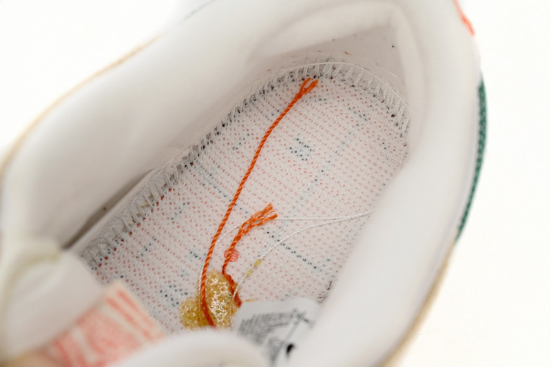 SX Nike SB Dunk Low ’White Lobster‘