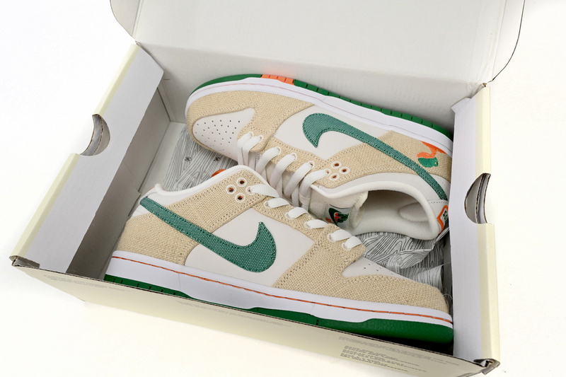 SX Nike SB Dunk Low ’White Lobster‘
