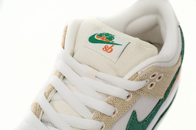 SX Nike SB Dunk Low ’White Lobster‘
