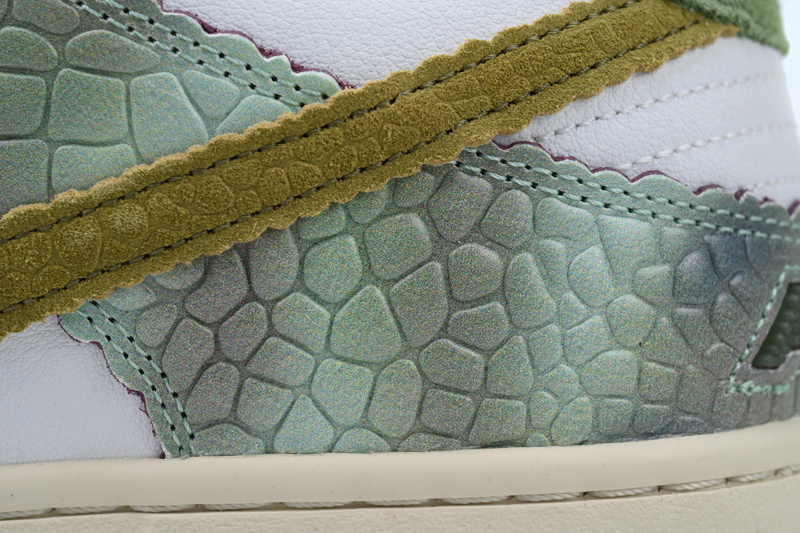 S2 Alexis Sablone x Dunk Low SB 'Chameleon'