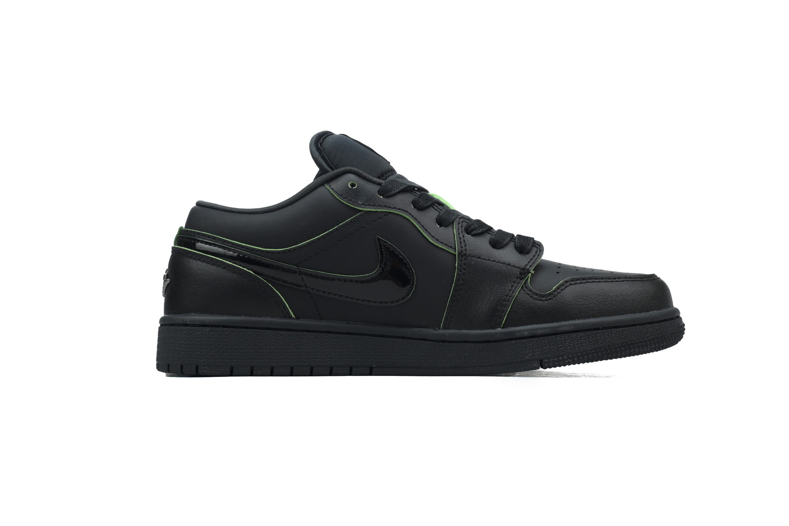 XH Air Jordan 1 Low SE 'Black Cat Mascot'