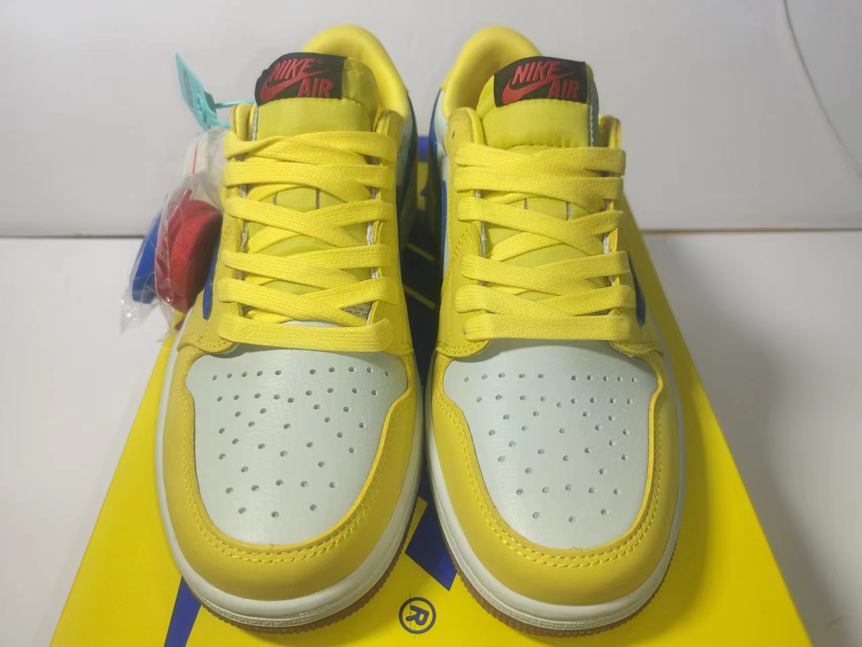 XH Travis Scott x Air Jordan 1 Low OG 'Canary'