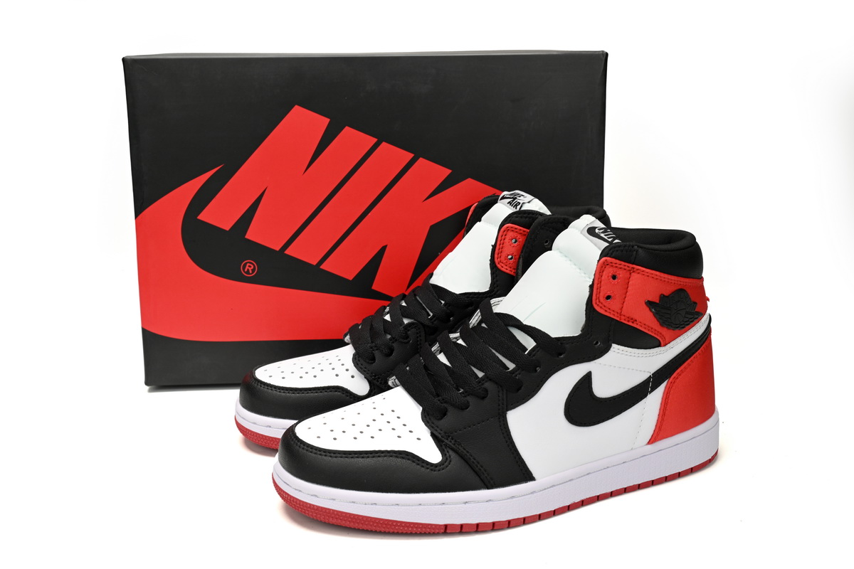 XH Air Jordan 1 WMNS “Satin Black Toe”