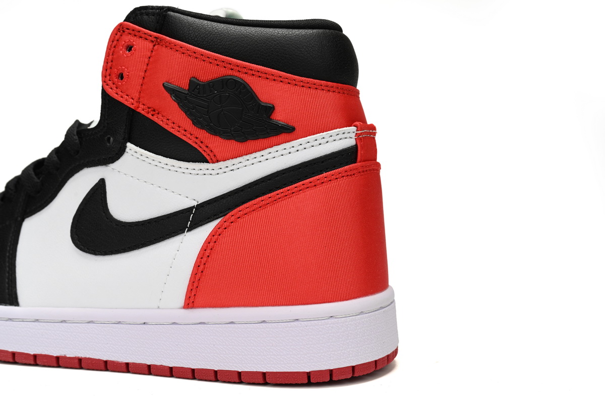 XH Air Jordan 1 WMNS “Satin Black Toe”