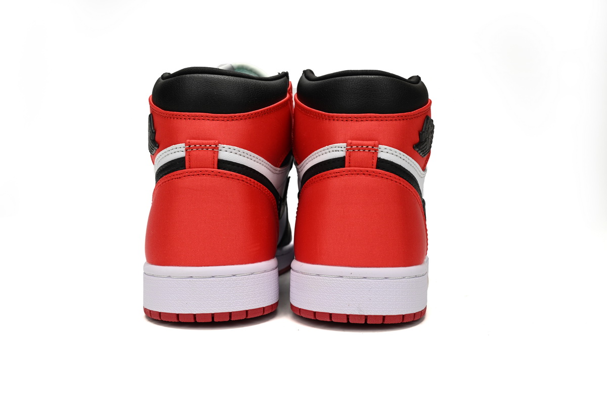 XH Air Jordan 1 WMNS “Satin Black Toe”