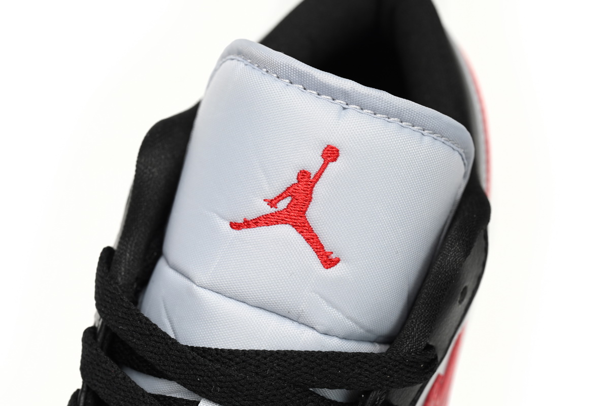 AQ  Air Jordan 1 Low ‘Chicago’Black Gray Red
