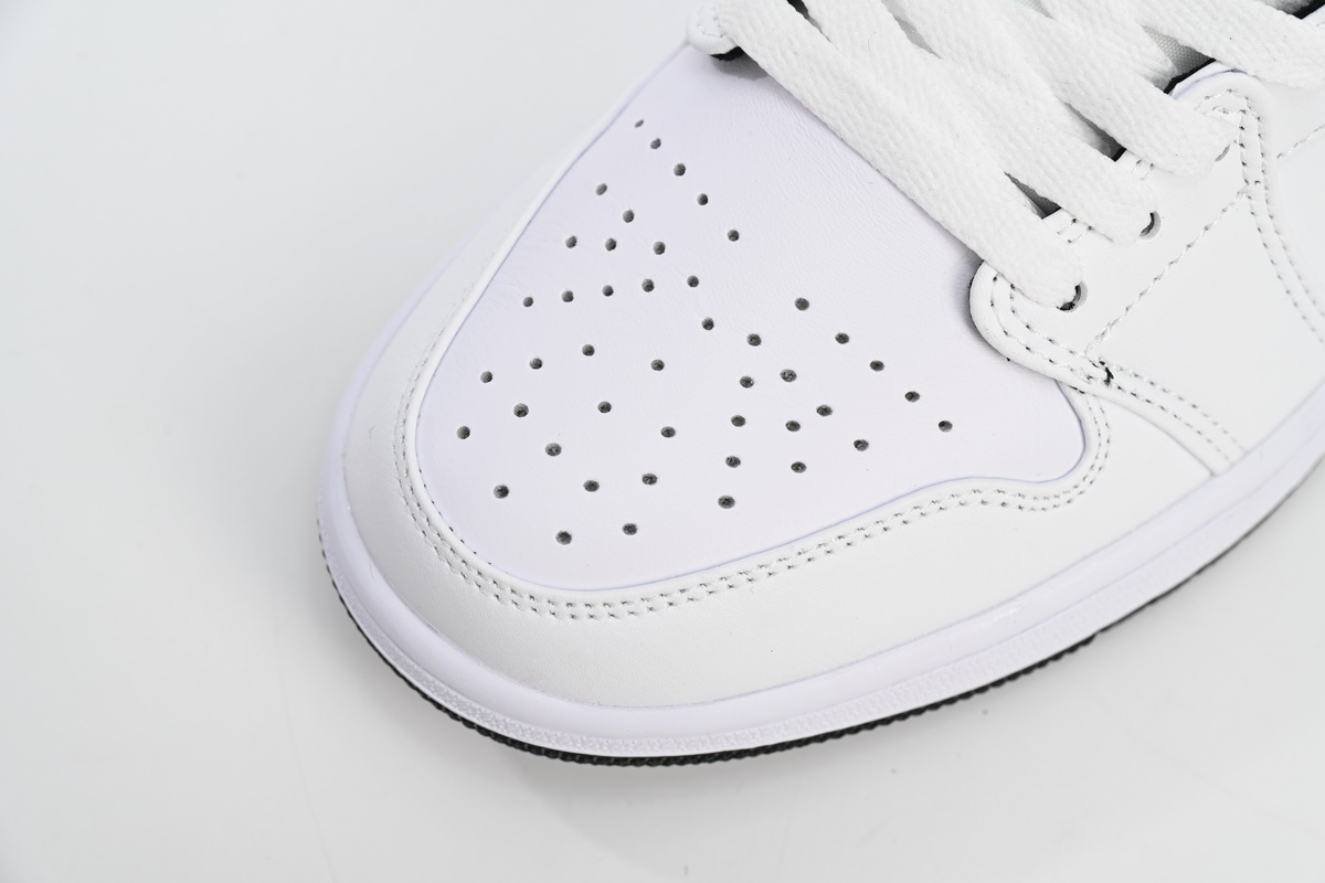 AQ Travis Scott x Air Jordan 1 Low White Black