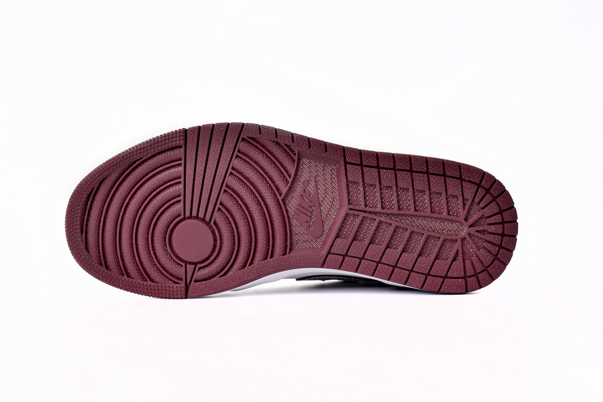 AQ Air Jordan 1 Low “Bordeaux”