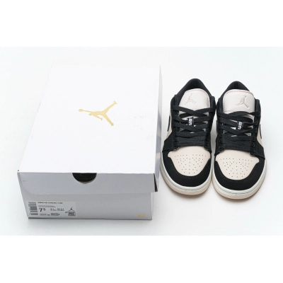 AQ WMNS Air Jordan 1 Low “Black Guava Ice” 02