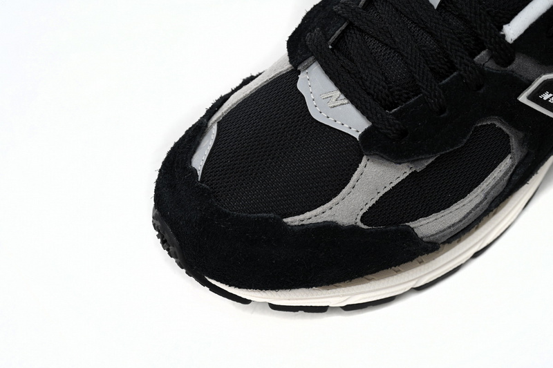 New Balance 2002R Lnk Black