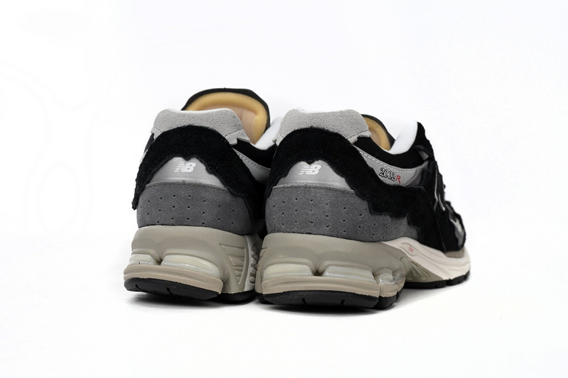 New Balance 2002R Lnk Black