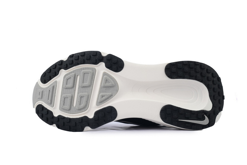 NIKE Vomero 18 'Black'
