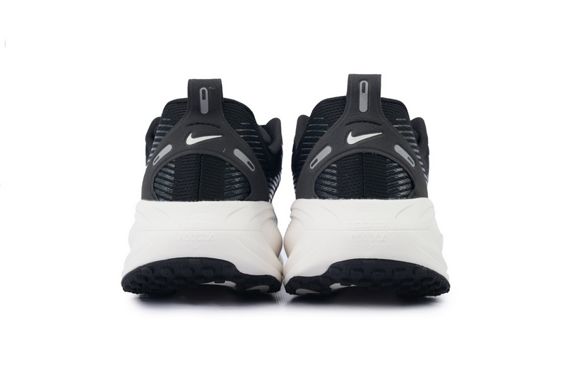 NIKE Vomero 18 'Black'