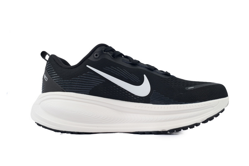 NIKE Vomero 18 'Black'