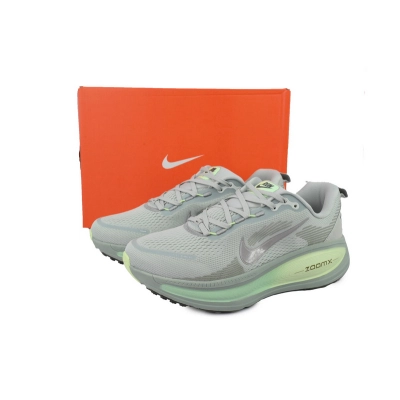 NIKE Vomero 18 'Dusty Olive' 02