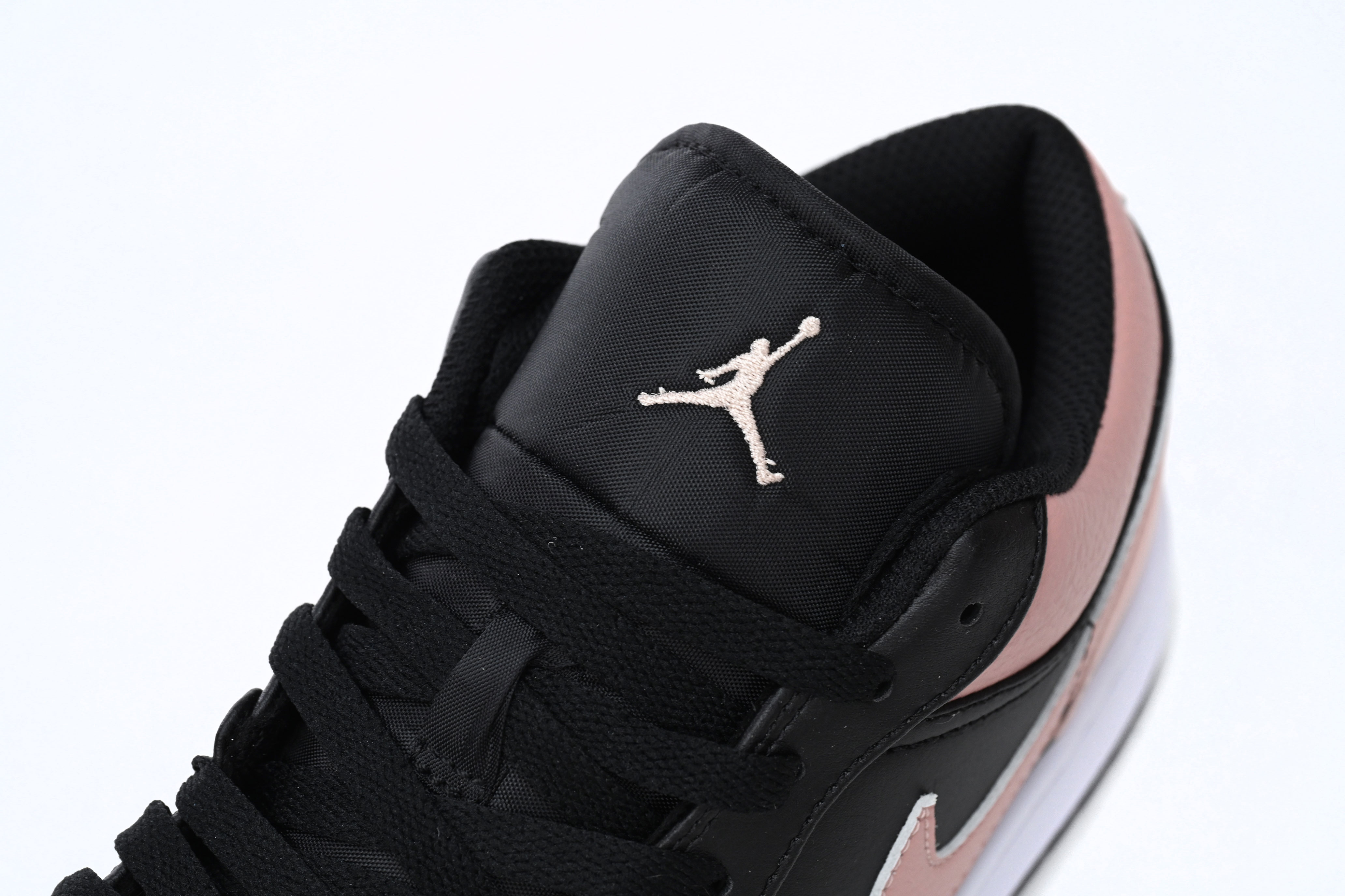 AQ Air Jordan1 Low Crimson Tint