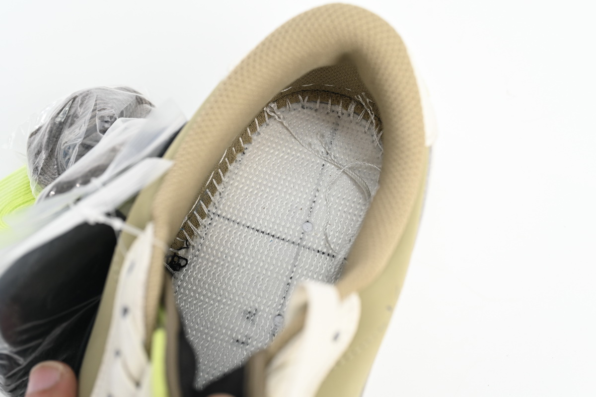 AQ Travis Scott x Air Jordan 1 Low Golf “Olive”