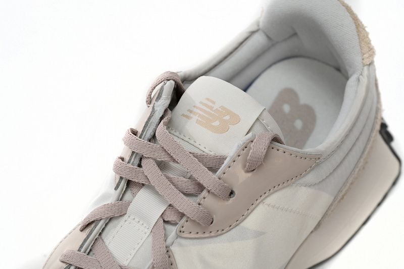 New Balance 327 Red Brown