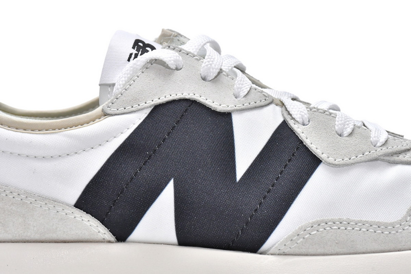 New Balance 327 Sea Salt Black