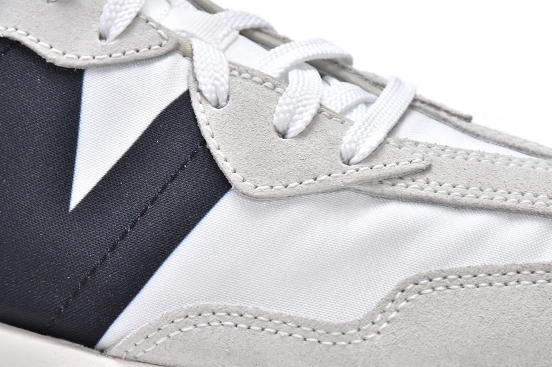 New Balance 327 Sea Salt Black