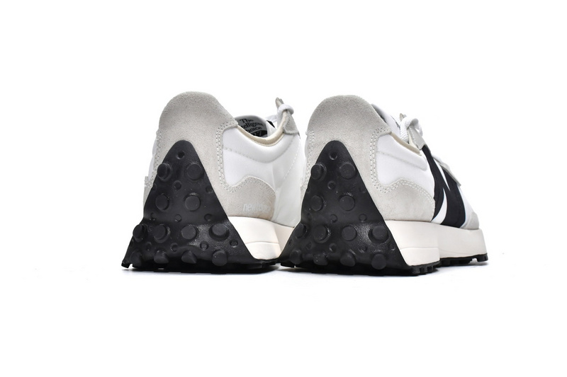 New Balance 327 Sea Salt Black