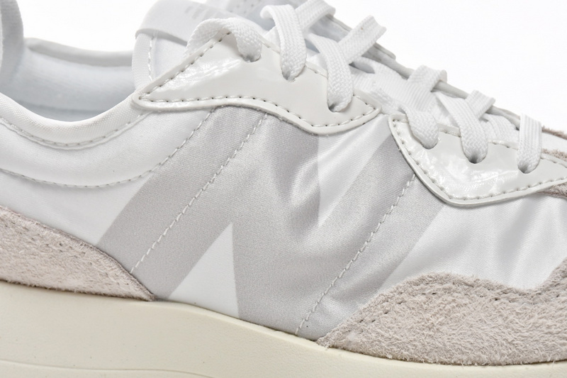 New Balance 327 White Moonbeam