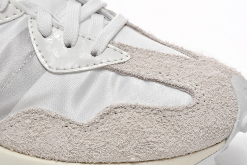 New Balance 327 White Moonbeam
