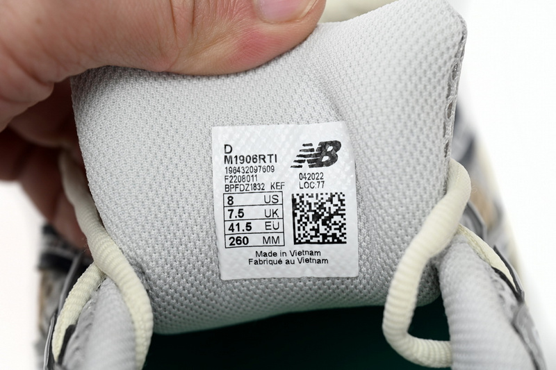 New Balance 1906R 'Grey silver'