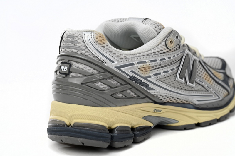 New Balance 1906R 'Grey silver'