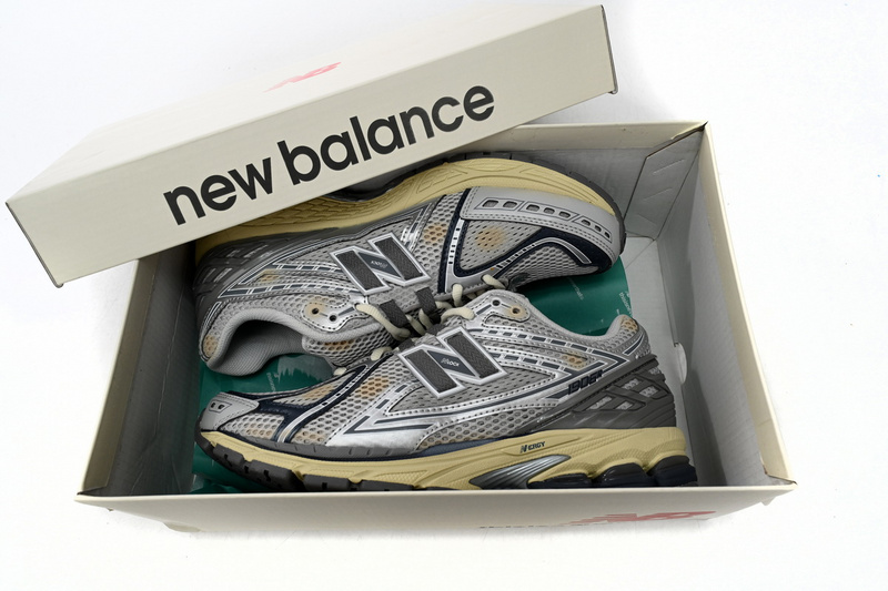 New Balance 1906R 'Grey silver'