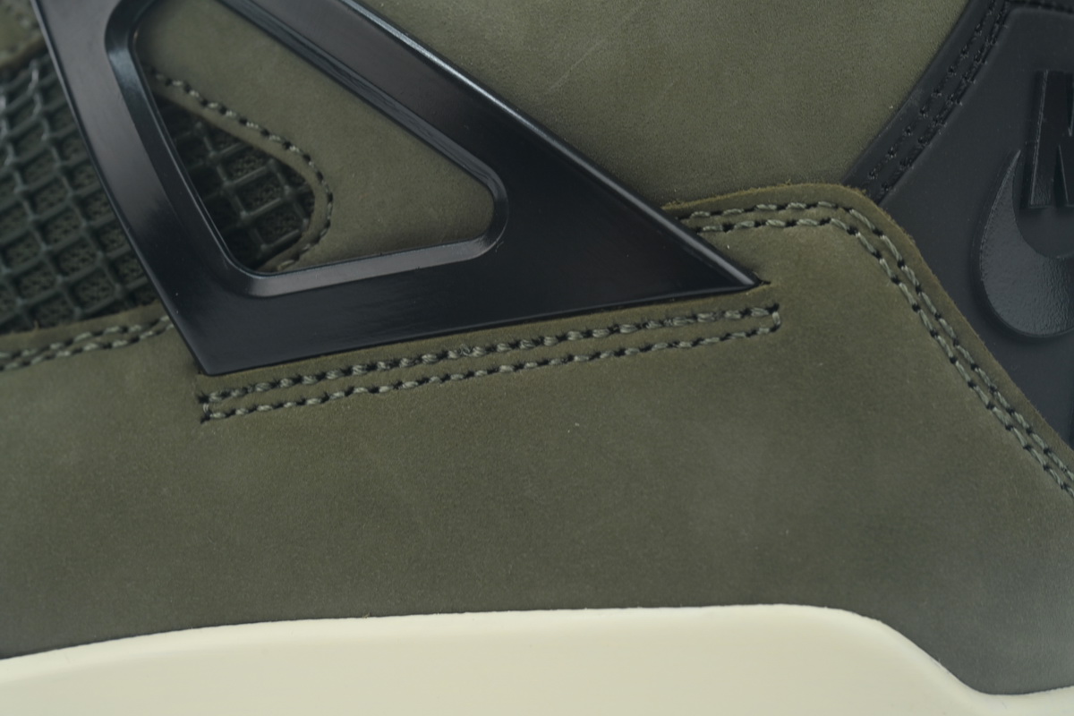 XP Undefeated x Air Jordan 4 Retro