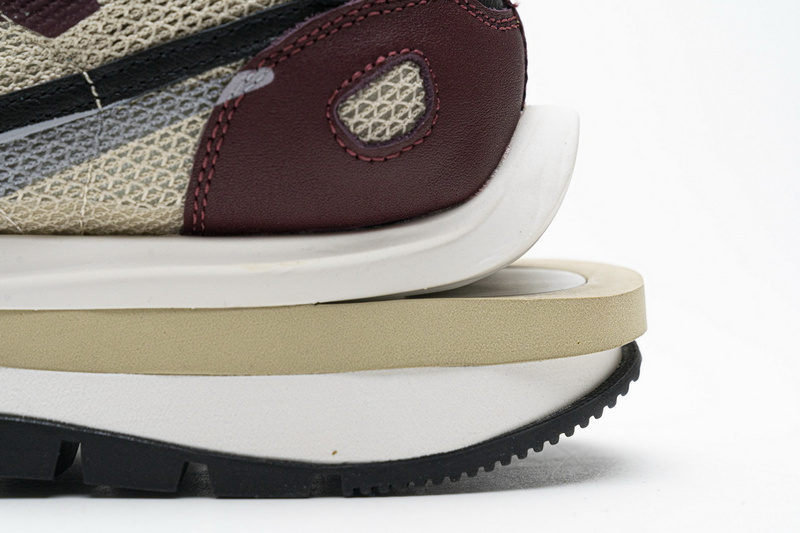 Sacai x Nike Pegasua Vaporfly String Black Villain Red