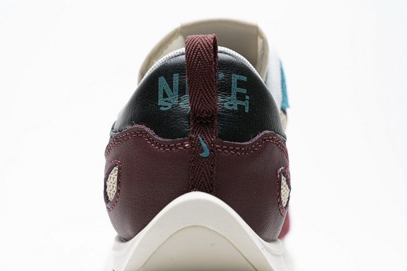 Sacai x Nike Pegasua Vaporfly String Black Villain Red