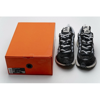 Sacai x Nike Pegasua Vaporfly Black White 02