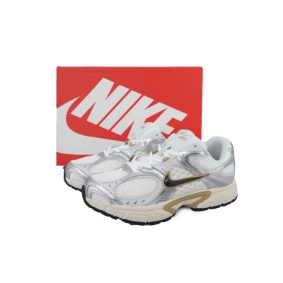 Nike V5 RNR 'Parachute Beige Metallic Pewter' 02