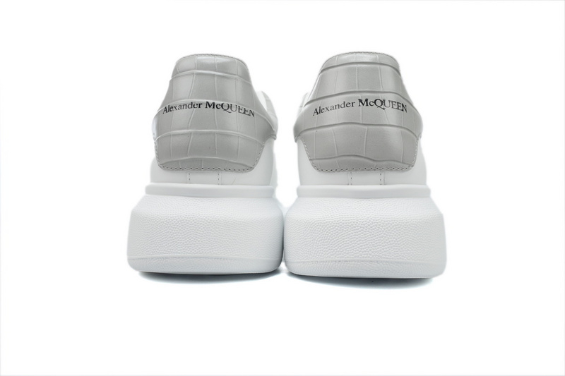 Alexander McQueen Sneake White Gray