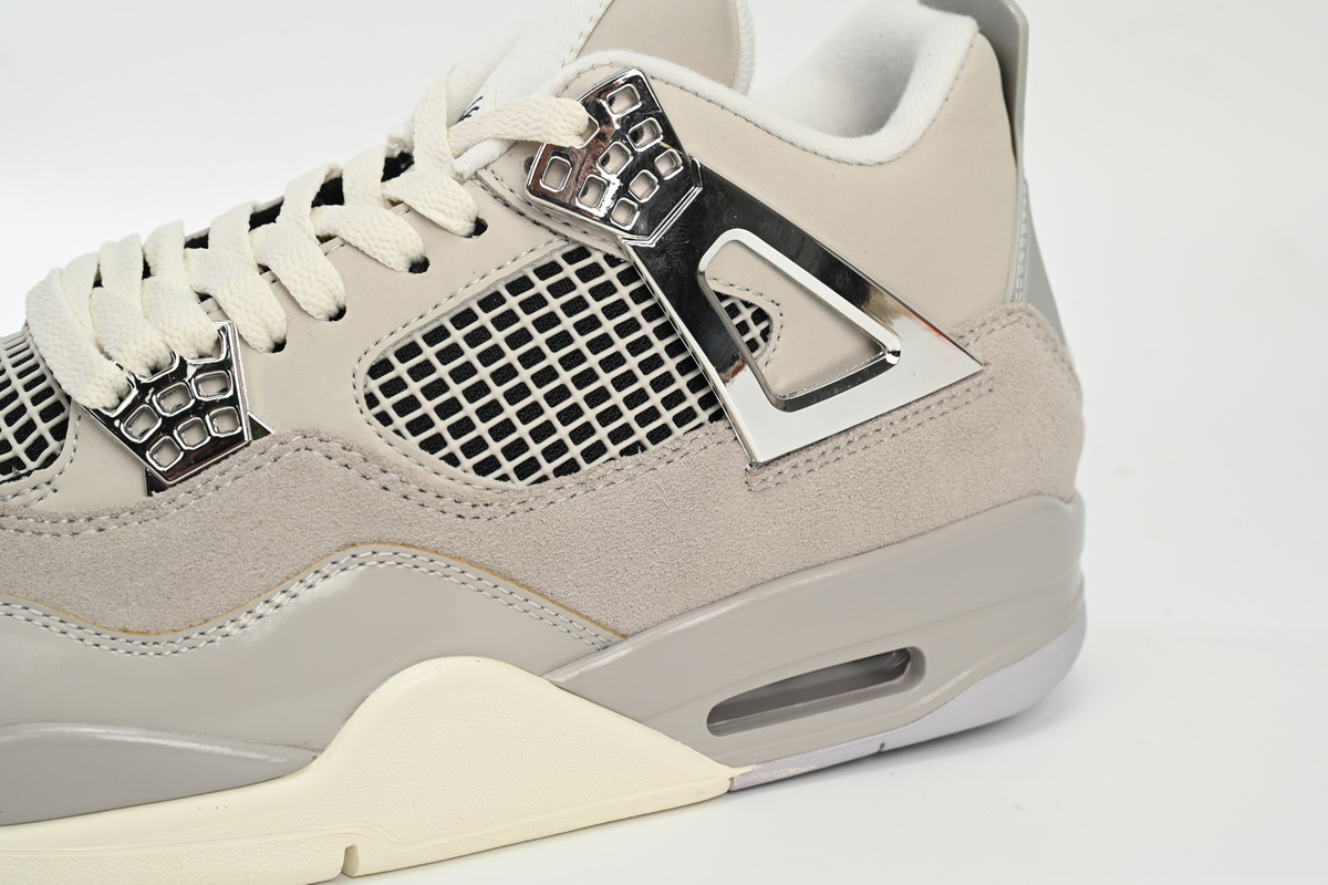 Q4 Air Jordan 4 WMNS “Frozen Moments”