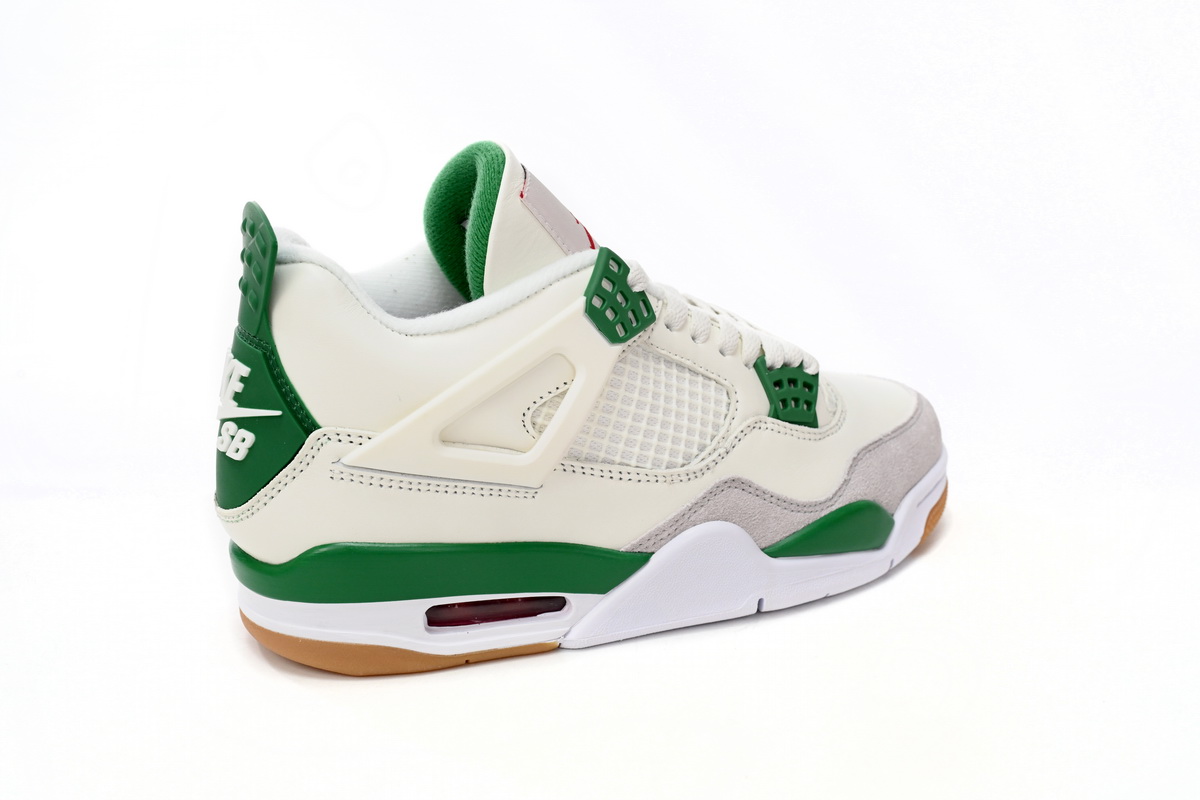 Q4 Nike SB x Air Jordan 4 “Pine Green”Calaite