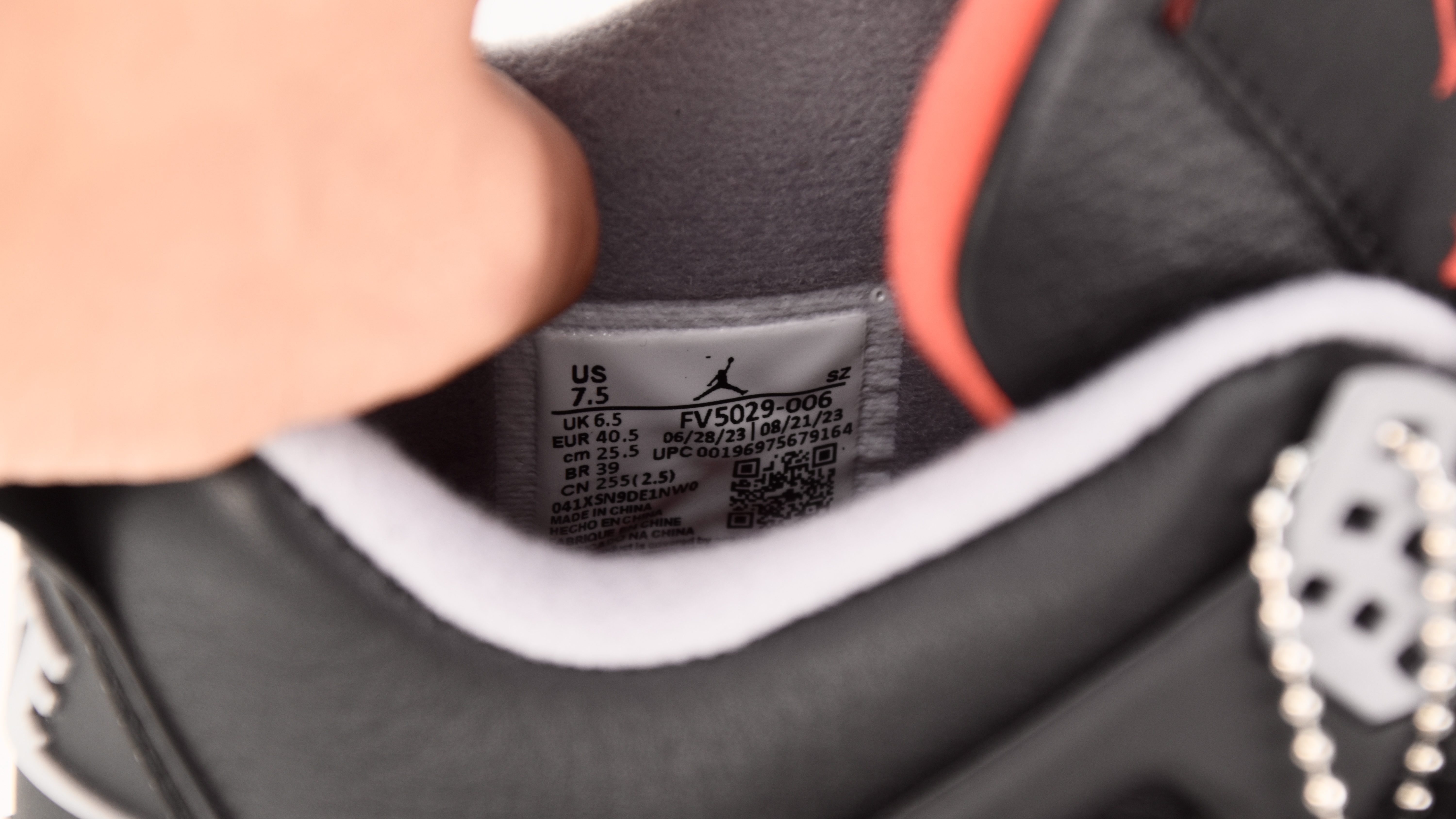Q4 Air Jordan 4 "Bred Reimagined"