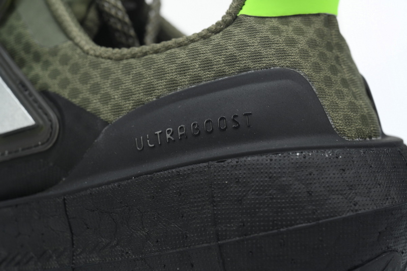 Adidas Ultraboost Light 'Olive green'