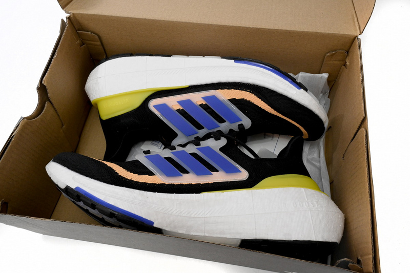 Adidas Ultra Boost 2023 LIGHT Black Pink Blue