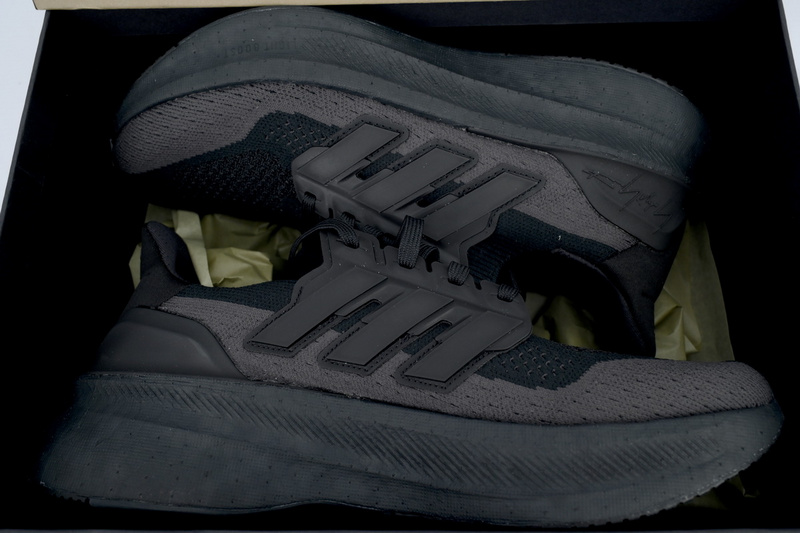 Adidas Y-3 Ultra Boost 5 "Carbon"