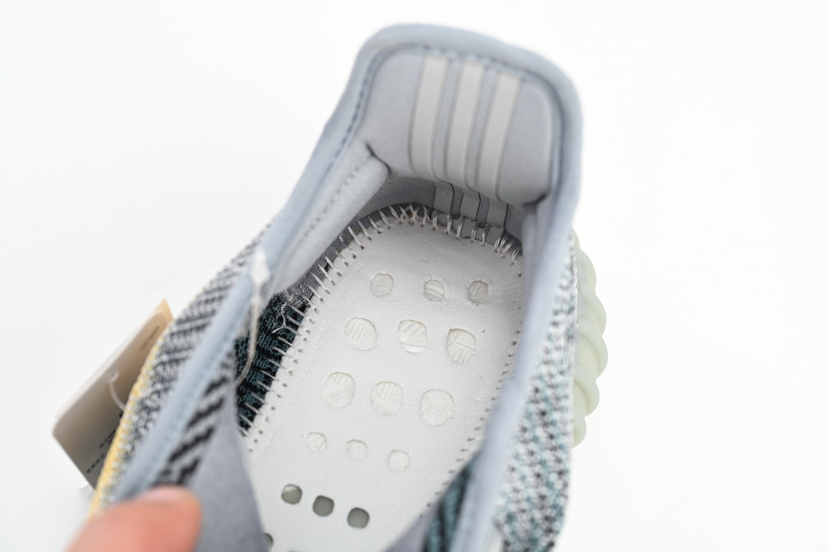 HK adidas Yeezy Boost 350 V2 “Ash Blue”