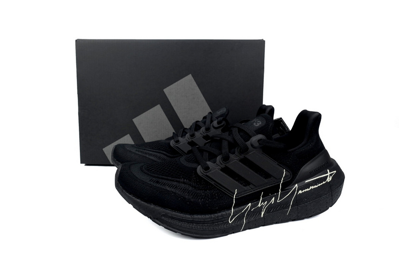 Adidas Y-3 Ultra Boost Light Black signature styl