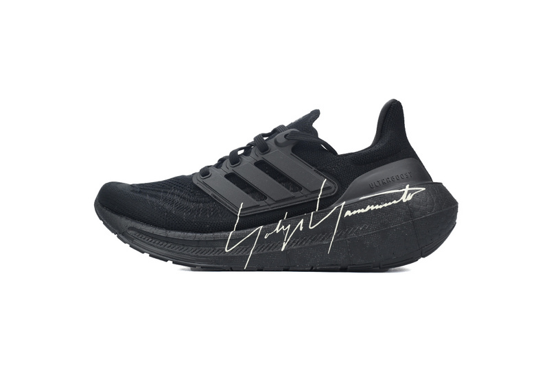 Adidas Y-3 Ultra Boost Light Black signature styl