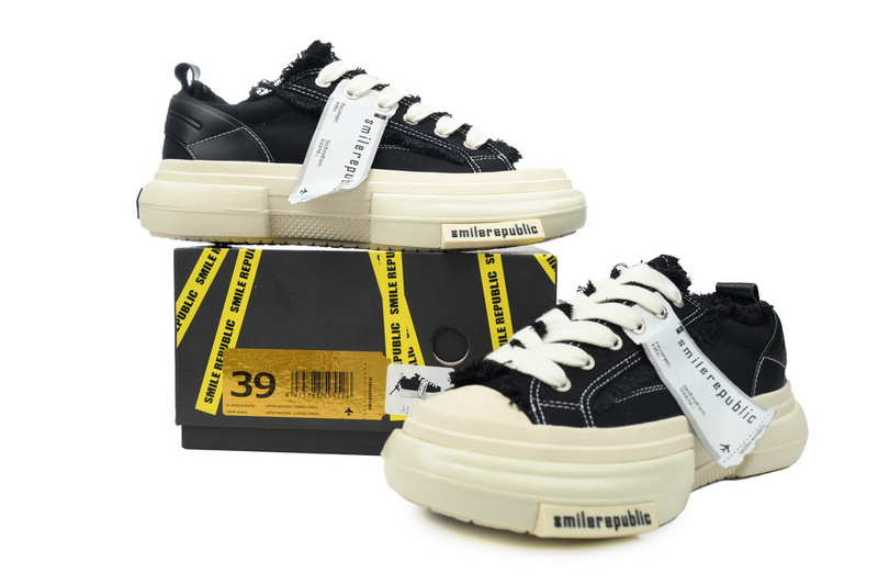 Smilerepublic All Black