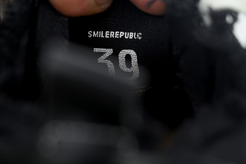 Smilerepublic All Black
