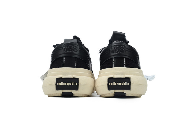 Smilerepublic All Black