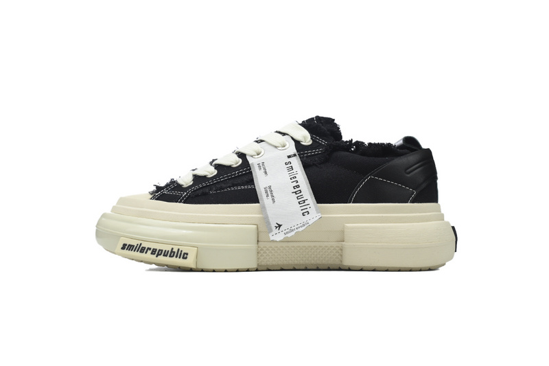 Smilerepublic All Black