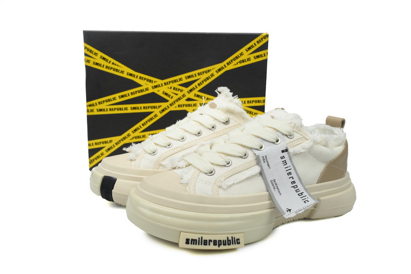 Smilerepublic All White